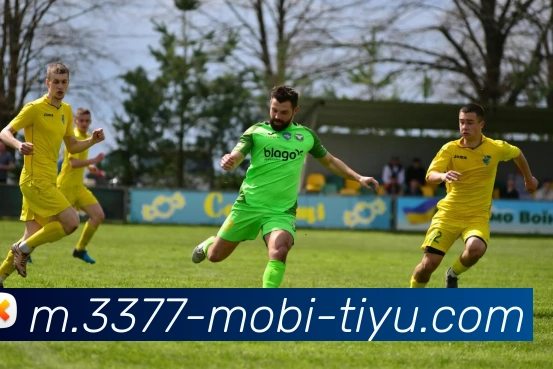 火箭队出征四连客战太阳勇士爵士两场登机照中未见杜兰特身影