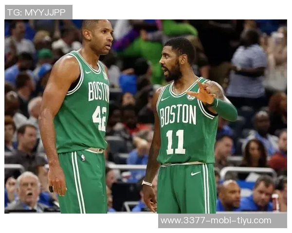 浓眉缺席九场比赛坐板凳身穿NFL球衣观战绿湾包装工比赛